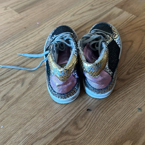 P448 gently worn sneakers - Picture 3 of 3